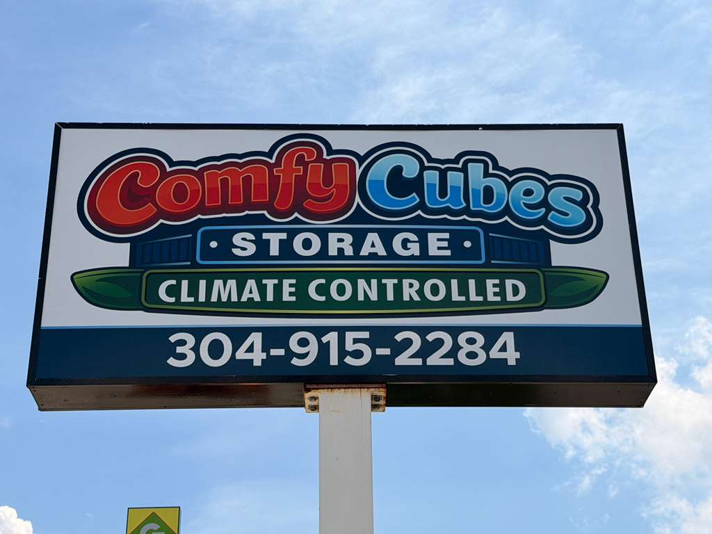 Comfy Cubes Storage pylon sign